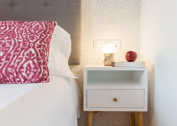 Sibs Bcn- Balmes- Romantic Citycentre Beautiful 巴塞罗那